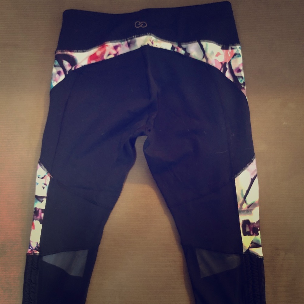 Carrie Underwood leggings